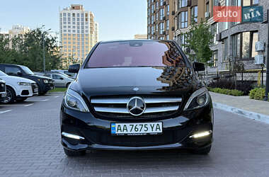 Хэтчбек Mercedes-Benz B-Class 2015 в 