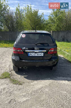 Хэтчбек Mercedes-Benz B-Class 2009 в 