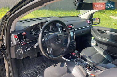 Хэтчбек Mercedes-Benz B-Class 2009 в 