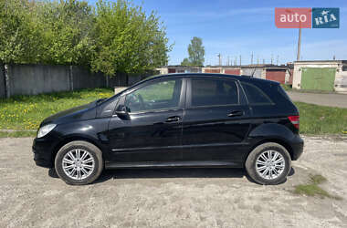 Хэтчбек Mercedes-Benz B-Class 2009 в 