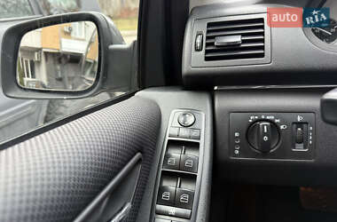 Хэтчбек Mercedes-Benz B-Class 2009 в 