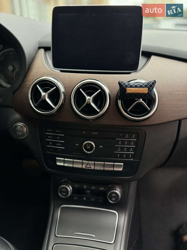 Хэтчбек Mercedes-Benz B-Class 2014 в Запорожье