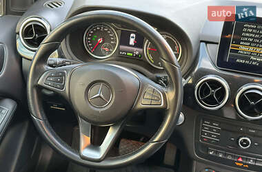 Хэтчбек Mercedes-Benz B-Class 2017 в 