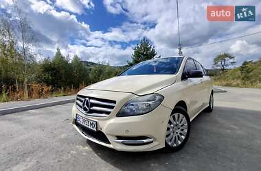 Хэтчбек Mercedes-Benz B-Class 2013 в 