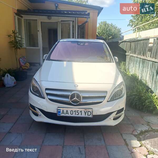 Хэтчбек Mercedes-Benz B-Class 2015 в Киеве