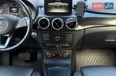 Хэтчбек Mercedes-Benz B-Class 2017 в 