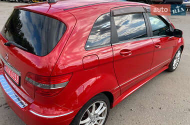 Хетчбек Mercedes-Benz B-Class 2010 в 