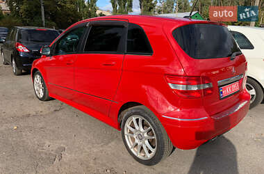 Хетчбек Mercedes-Benz B-Class 2010 в 