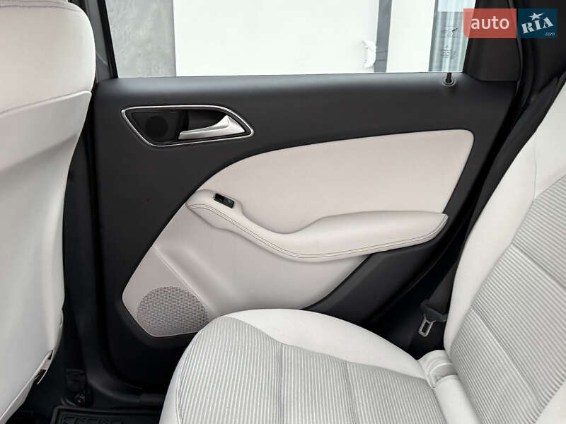Хэтчбек Mercedes-Benz B-Class 2015 в Ковеле фото 13 Хэтчбек Mercedes-Benz B-Class 2015 в Ковеле