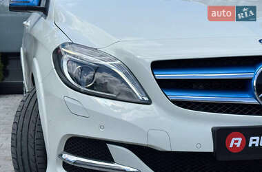 Хэтчбек Mercedes-Benz B-Class 2017 в 