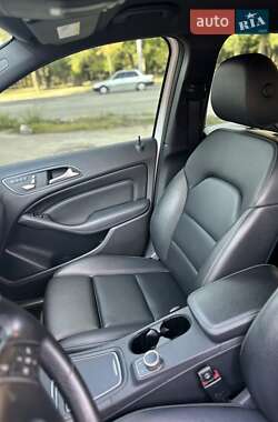 Хэтчбек Mercedes-Benz B-Class 2016 в 