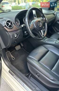Хэтчбек Mercedes-Benz B-Class 2016 в 