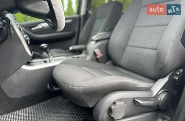 Хэтчбек Mercedes-Benz B-Class 2009 в 