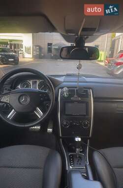 Хэтчбек Mercedes-Benz B-Class 2011 в 