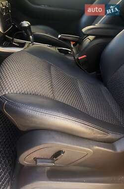 Хэтчбек Mercedes-Benz B-Class 2011 в 