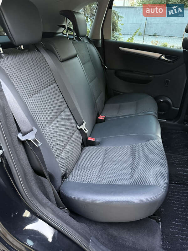 Хэтчбек Mercedes-Benz B-Class 2010 в Одессе фото 80 Хэтчбек Mercedes-Benz B-Class 2010 в Одессе