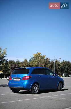 Хэтчбек Mercedes-Benz B-Class 2015 в 