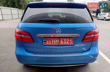 Хэтчбек Mercedes-Benz B-Class 2015 в 