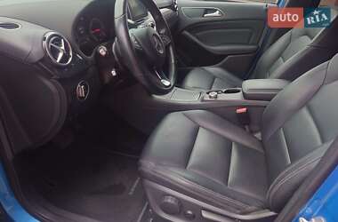 Хэтчбек Mercedes-Benz B-Class 2015 в 