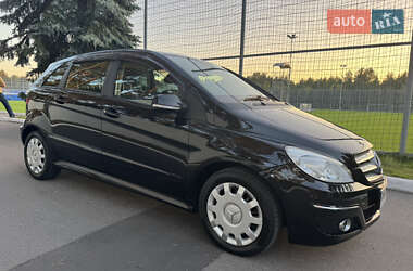 Хэтчбек Mercedes-Benz B-Class 2009 в 