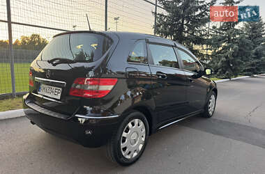 Хэтчбек Mercedes-Benz B-Class 2009 в 