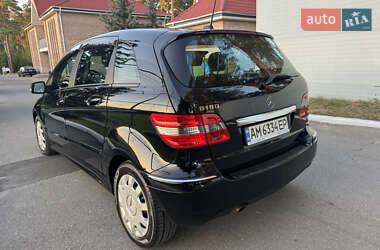 Хэтчбек Mercedes-Benz B-Class 2009 в 