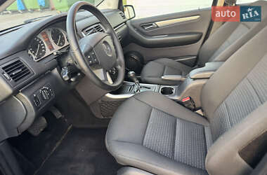 Хэтчбек Mercedes-Benz B-Class 2009 в 