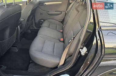Хэтчбек Mercedes-Benz B-Class 2009 в 