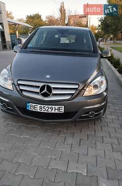 Хэтчбек Mercedes-Benz B-Class 2010 в 