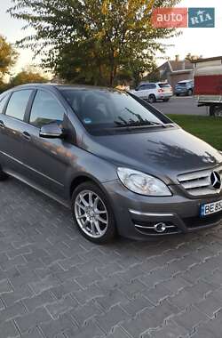 Хэтчбек Mercedes-Benz B-Class 2010 в 