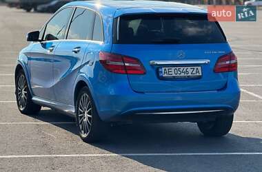 Хэтчбек Mercedes-Benz B-Class 2015 в 