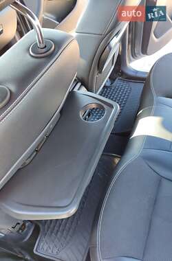 Хетчбек Mercedes-Benz B-Class 2015 в 