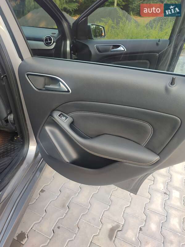 Хэтчбек Mercedes-Benz B-Class 2015 в Горохове