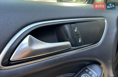 Хэтчбек Mercedes-Benz B-Class 2015 в 