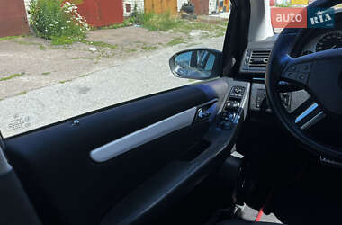 Хэтчбек Mercedes-Benz B-Class 2005 в 
