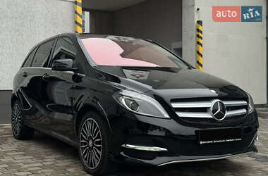 Хэтчбек Mercedes-Benz B-Class 2016 в 