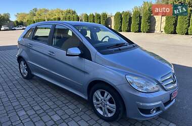 Хэтчбек Mercedes-Benz B-Class 2010 в 