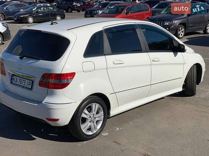 Хэтчбек Mercedes-Benz B-Class 2010 в Киеве