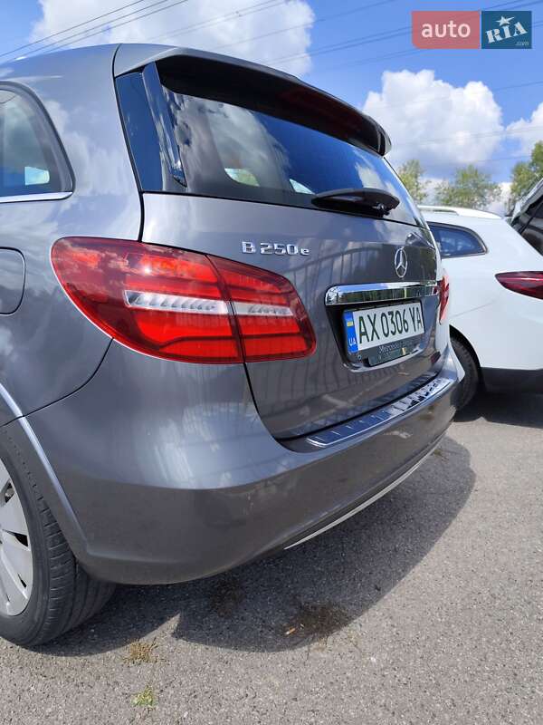 Хэтчбек Mercedes-Benz B-Class 2016 в Харькове фото 11 Хэтчбек Mercedes-Benz B-Class 2016 в Харькове