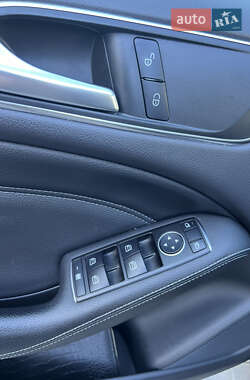 Хэтчбек Mercedes-Benz B-Class 2015 в 