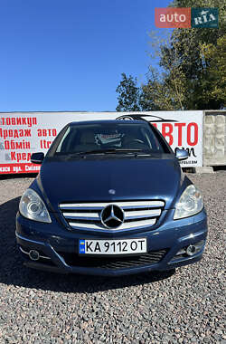 Хэтчбек Mercedes-Benz B-Class 2010 в 