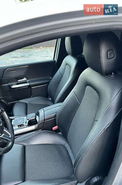 Хэтчбек Mercedes-Benz B-Class 2019 в 