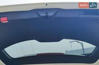 Хэтчбек Mercedes-Benz B-Class 2015 в 