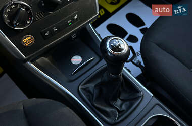 Хэтчбек Mercedes-Benz B-Class 2009 в 