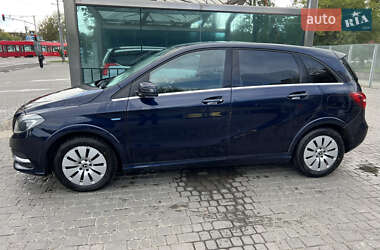 Хэтчбек Mercedes-Benz B-Class 2017 в 