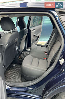 Хэтчбек Mercedes-Benz B-Class 2017 в 