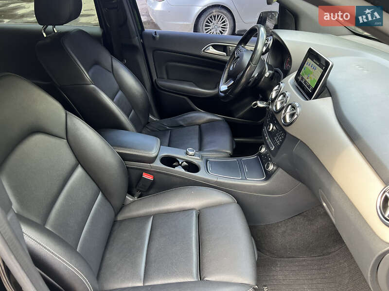 Хэтчбек Mercedes-Benz B-Class 2017 в Львове