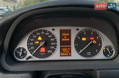 Хэтчбек Mercedes-Benz B-Class 2010 в 