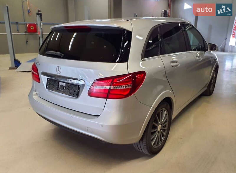 Хетчбек Mercedes-Benz B-Class 2016 в Львові фото 31 Хетчбек Mercedes-Benz B-Class 2016 в Львові