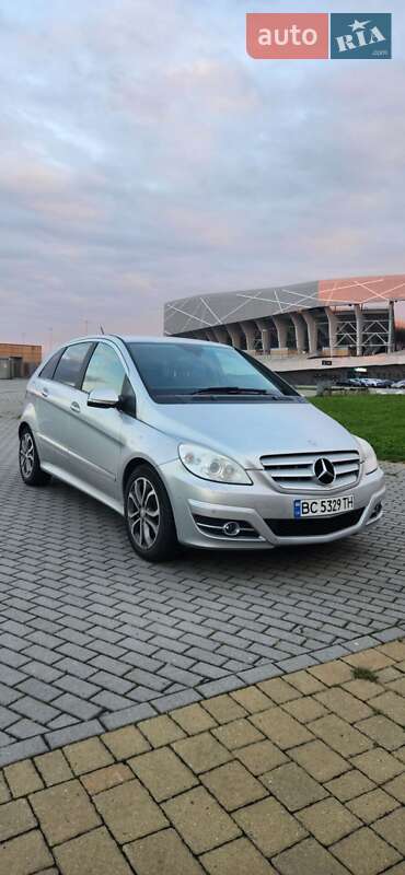 Mercedes-Benz B-Class 2011